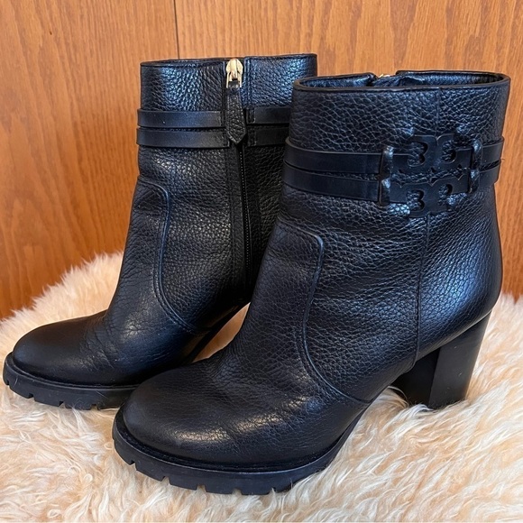 Tory Burch Leigh Lug Sole Black Leather Bootie Sz-7 - Picture 2 of 12